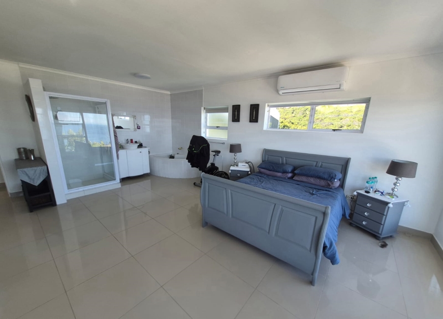 5 Bedroom Property for Sale in Dana Bay Western Cape
